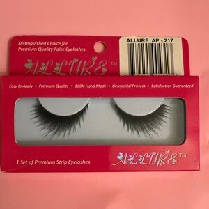 Allure Elegant Black Strip Lashes